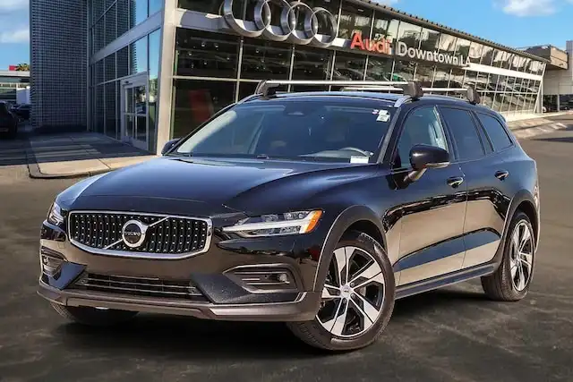 2023 Volvo V60 Cross Country B5 Plus AWD's photo