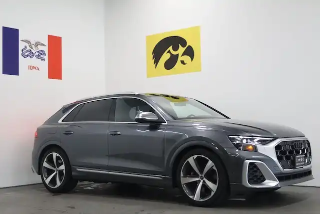 2024 Audi SQ8 Prestige's photo