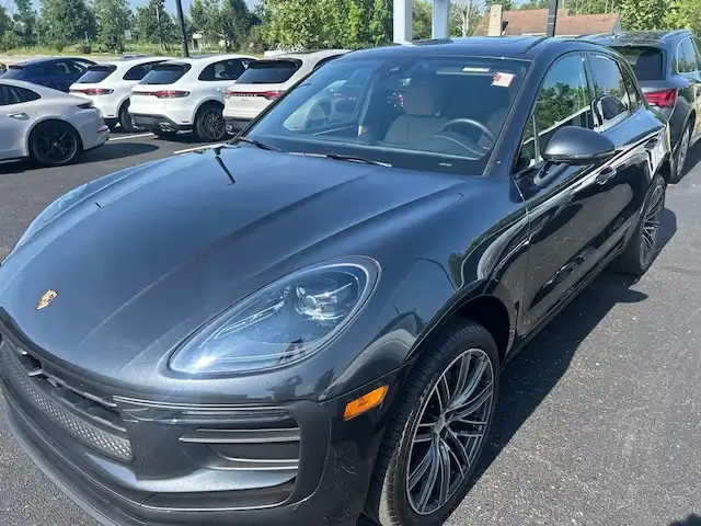 2026 Porsche Macan Base's photo