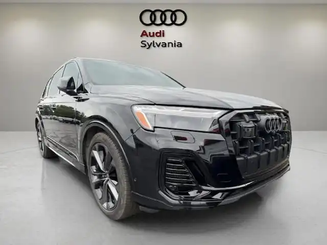 2025 Audi Q7 55 Premium Plus quattro Tiptronic's photo
