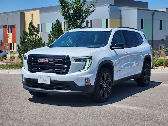 2024 GMC Acadia Elevation AWD photo 4
