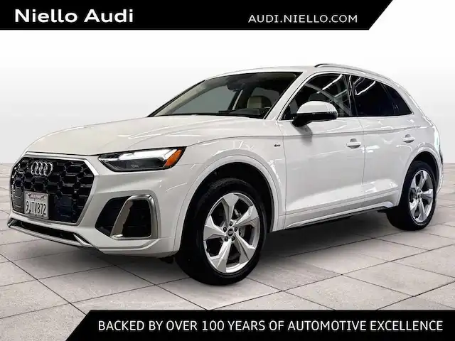 2023 Audi Q5 45 Premium Plus's photo