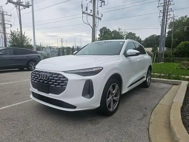 2025 Audi Q5 40 Premium Plus's photo