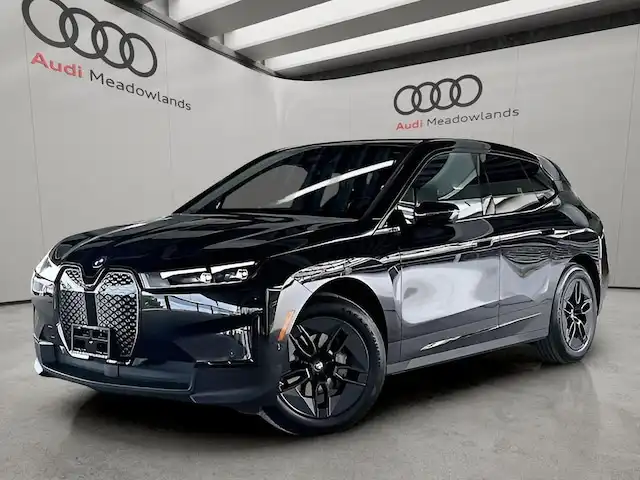 2025 BMW iX xDrive50's photo