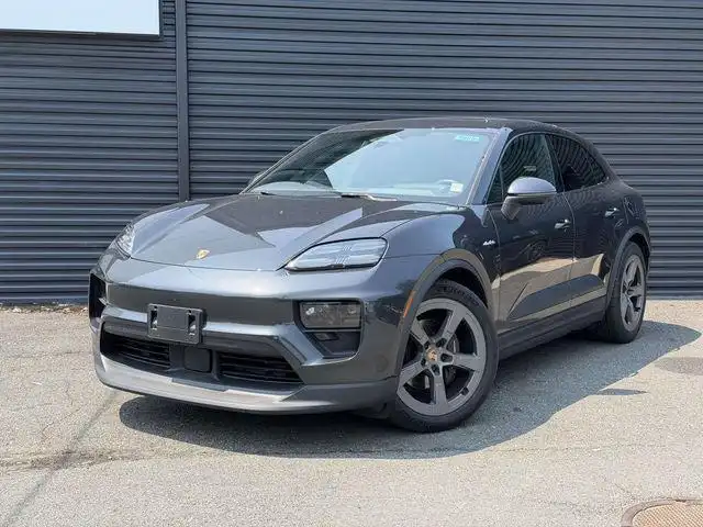 2024 Porsche Macan Macan 4 Electric's photo