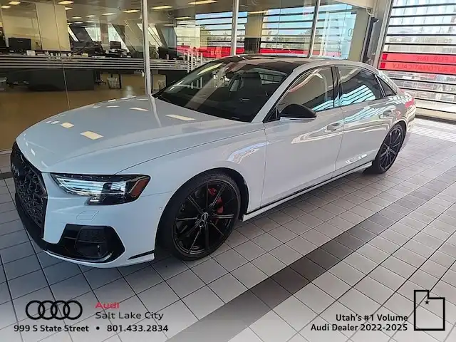 2023 Audi S8 4.0T quattro Tiptronic's photo