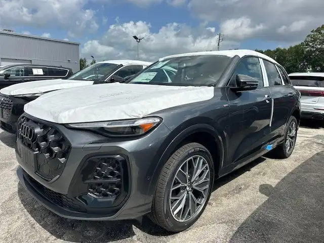 2026 Audi Q5 Premium Plus quattro's photo