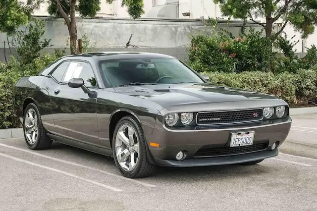 2013 Dodge Challenger R/T photo 3