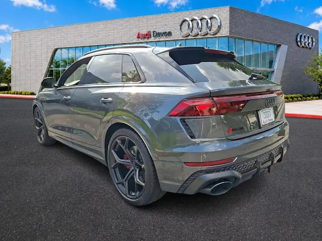 2026 Audi RS Q8 Base photo 3