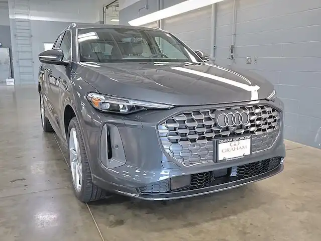 2026 Audi Q5 Premium Plus quattro's photo