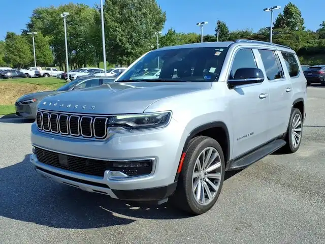 2023 Jeep Wagoneer Series II 4WD's photo