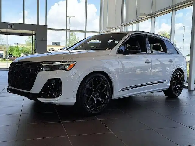 2026 Audi SQ7 Premium Plus quattro Tiptronic's photo