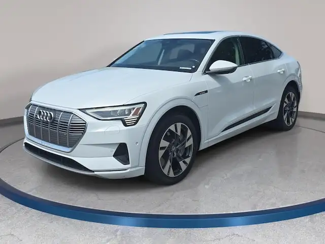 2020 Audi e-tron Sportback 95 kWh Premium Plus's photo