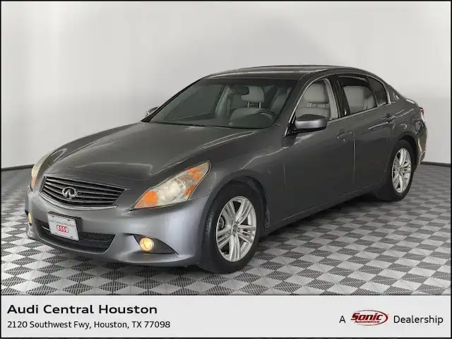 2011 INFINITI G 37 Journey's photo