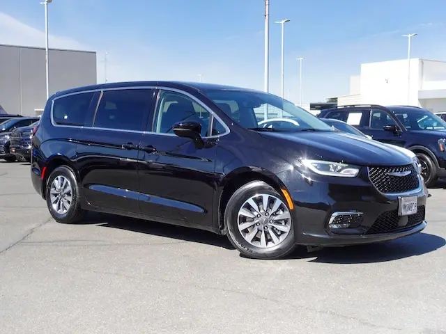 2024 Chrysler Pacifica Hybrid PHEV Select photo 4