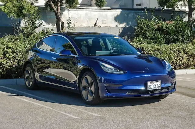 2018 Tesla Model 3 Long Range photo 3