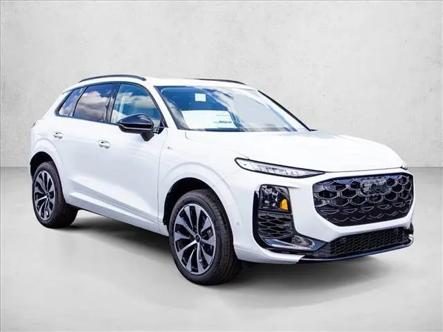 2026 Audi Q3 S line quattro photo 3