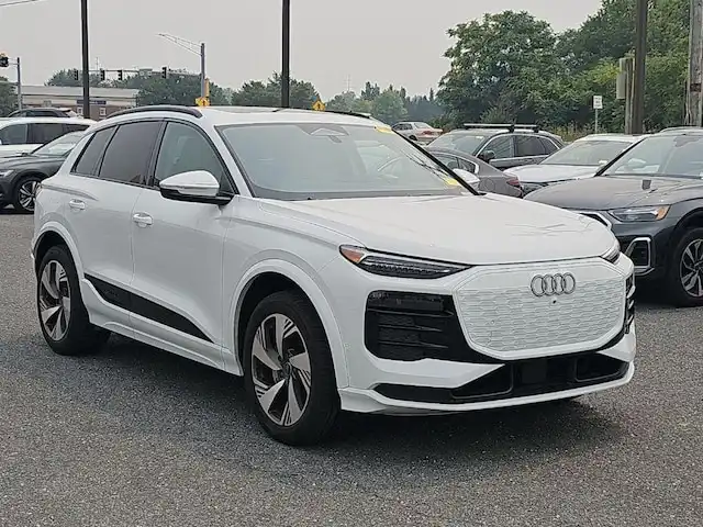 2025 Audi Q6 e-tron Premium Plus quattro's photo