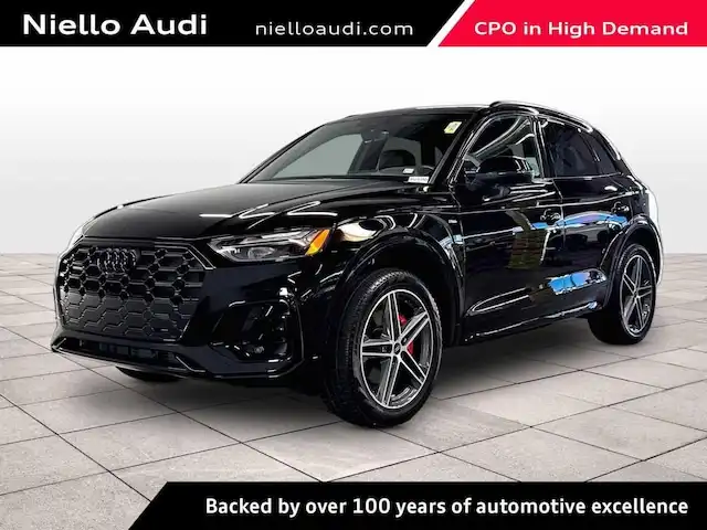 2025 Audi Q5 55 e Premium Plus's photo
