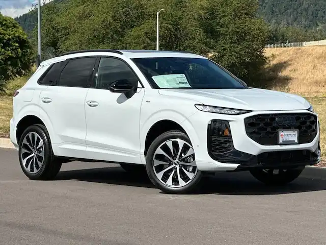 2026 Audi Q3 S Line quattro's photo