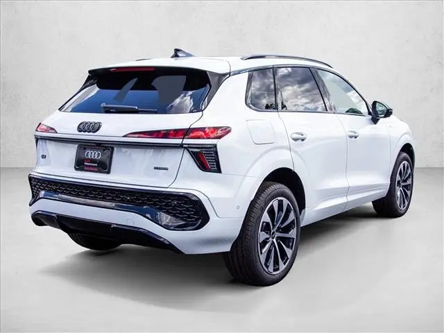 2026 Audi Q3 S line quattro photo 5