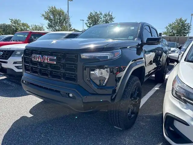 2024 GMC Canyon Elevation 4WD Crew Cab Short Box's photo