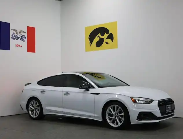 2022 Audi A5 Sportback 40 Premium quattro S tronic's photo