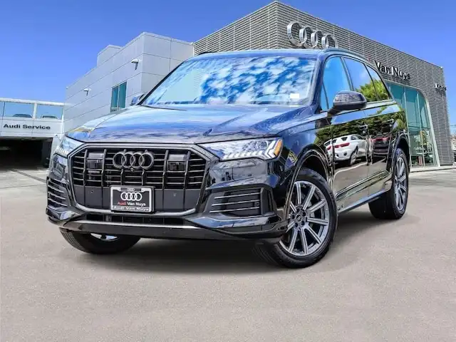 2023 Audi Q7 45 Premium Plus quattro Tiptronic's photo