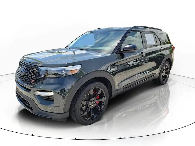 2023 Ford Explorer ST photo 3