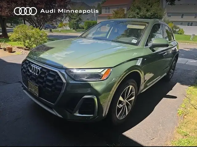 2023 Audi Q5 45 Premium Plus's photo