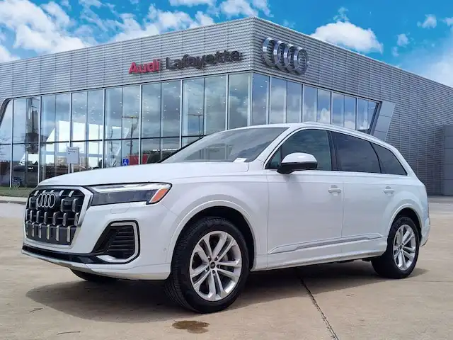 2025 Audi Q7 45 Premium quattro Tiptronic's photo