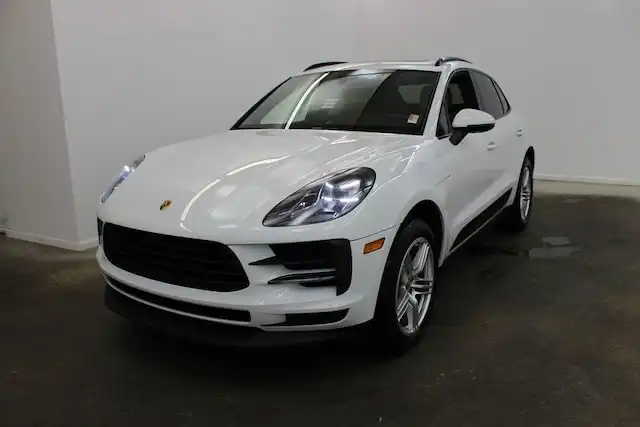 2021 Porsche Macan S's photo