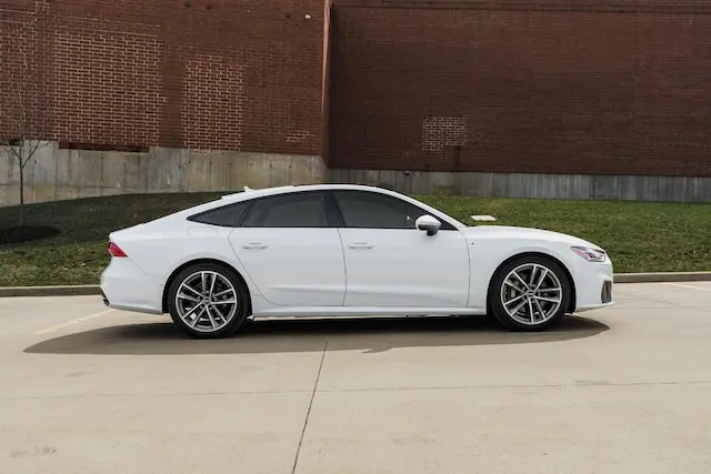 2023 Audi A7 55 Premium Plus quattro S tronic photo 3