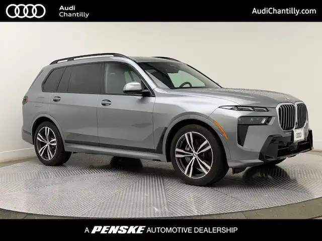 2023 BMW X7 xDrive40i's photo