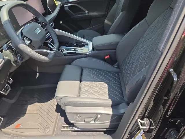 2026 Audi SQ5 Prestige quattro photo 4