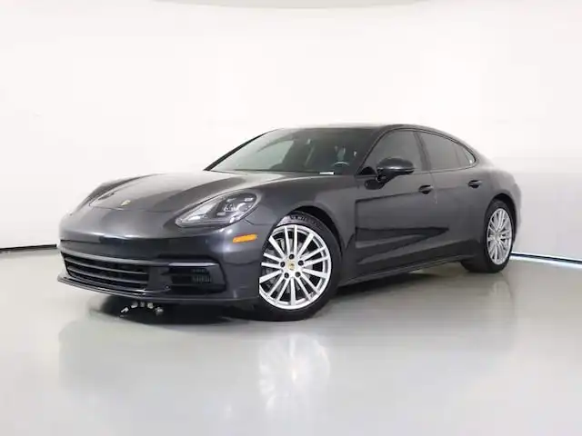 2017 Porsche Panamera 4S's photo