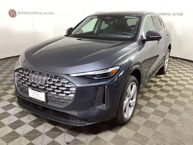 2025 Audi Q5 40 Premium Plus's photo