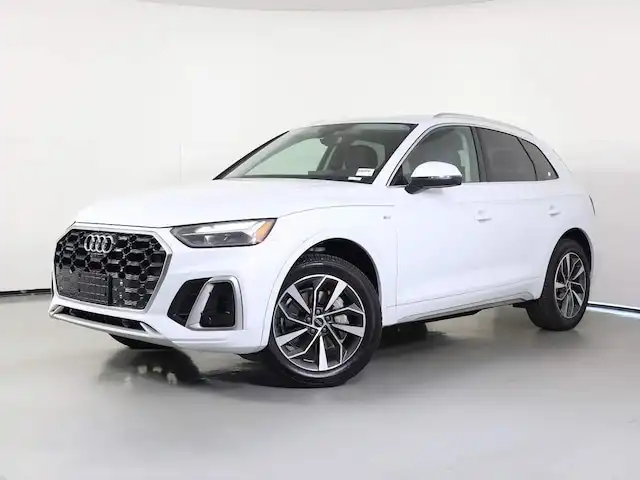 2022 Audi Q5 45 Premium Plus's photo