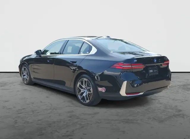 2024 BMW i5 eDrive40 photo 3