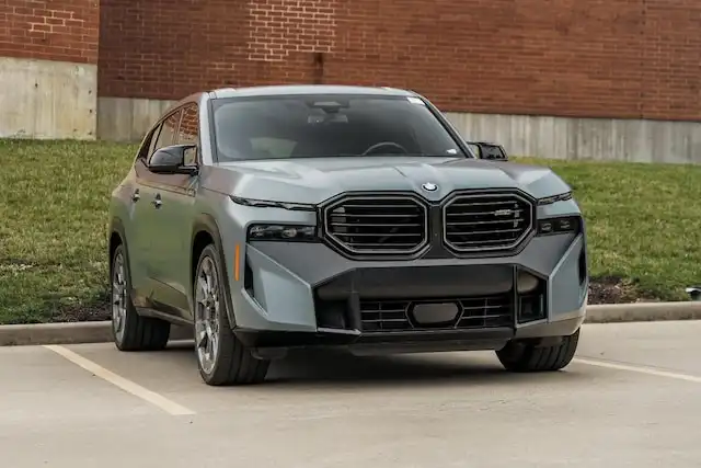 2023 BMW XM Base's photo