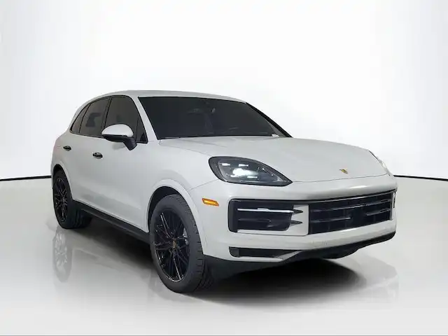 2024 Porsche Cayenne S's photo