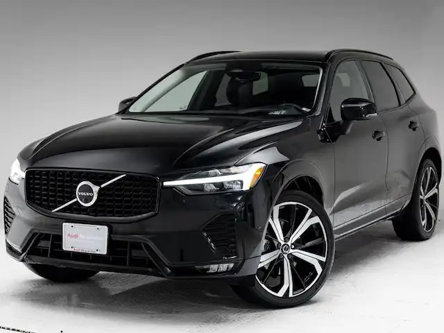 2023 Volvo XC60 B5 Ultimate Dark Theme AWD's photo