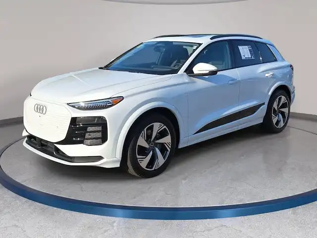 2025 Audi Q6 e-tron Prestige quattro's photo