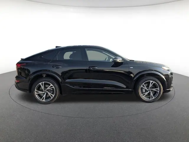2027 Audi Q6 Sportback e-tron undefined photo 4