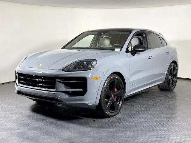 2026 Porsche Cayenne GTS's photo