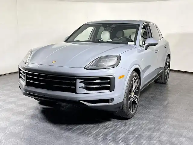 2026 Porsche Cayenne S E-Hybrid's photo