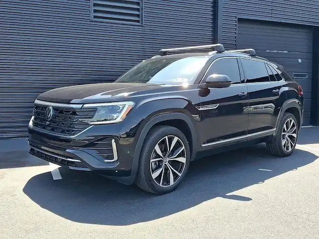 2025 Volkswagen Atlas Cross Sport 2.0T SEL Premium R-Line 4Motion's photo