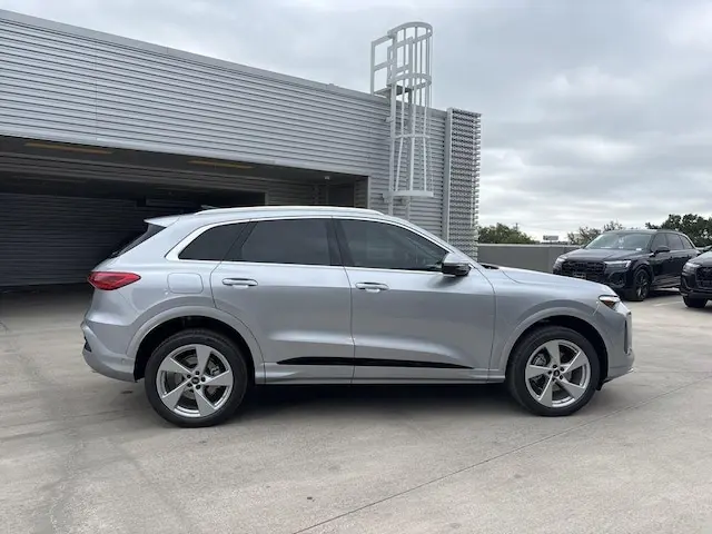 2026 Audi Q5 Premium Plus quattro photo 4