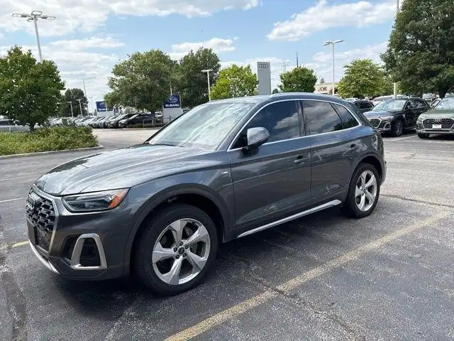 2023 Audi Q5 45 Premium Plus's photo
