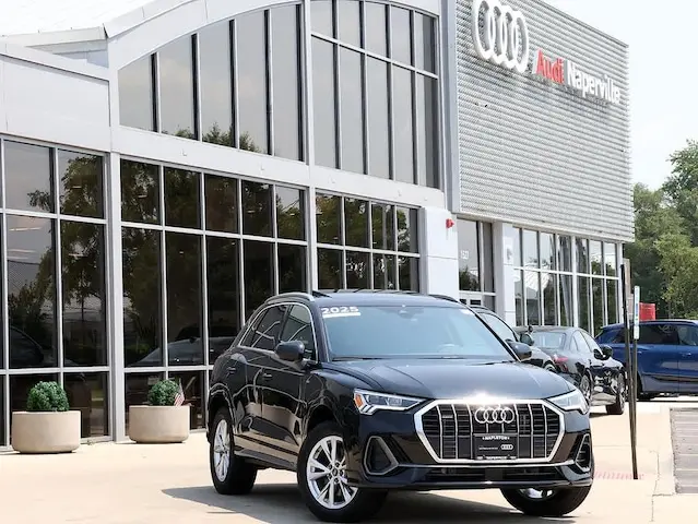 2025 Audi Q3 45 TFSI S Line Premium quattro photo 3